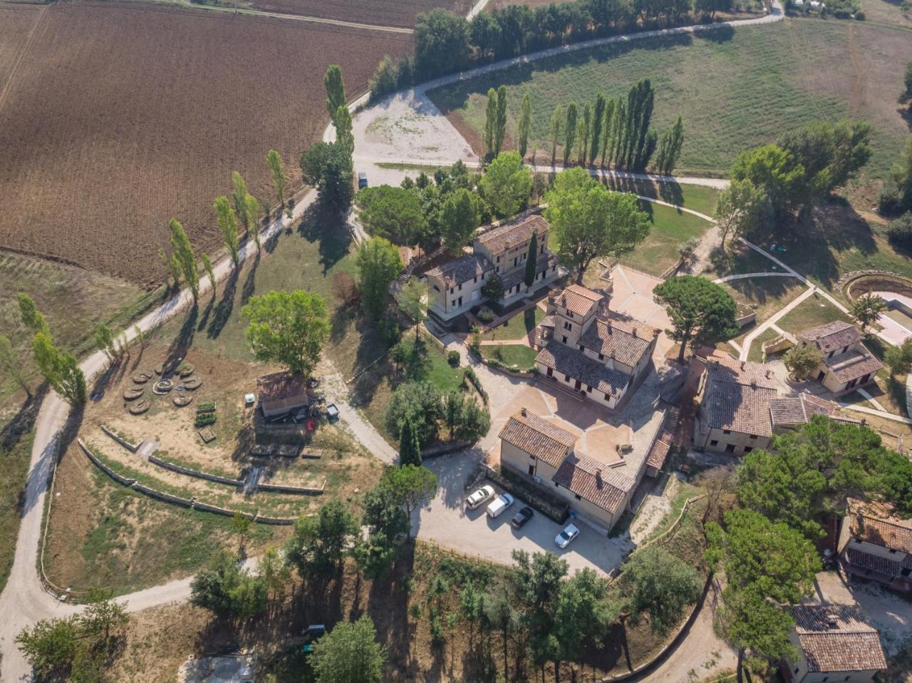Gh Borgo Pulciano Agriturismo Montone Kültér fotó